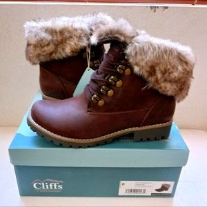 Cliffs by White Mountain